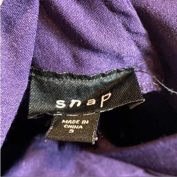 Snap Sleeveless Fitted Tailored Dress - Picture 9 of 10